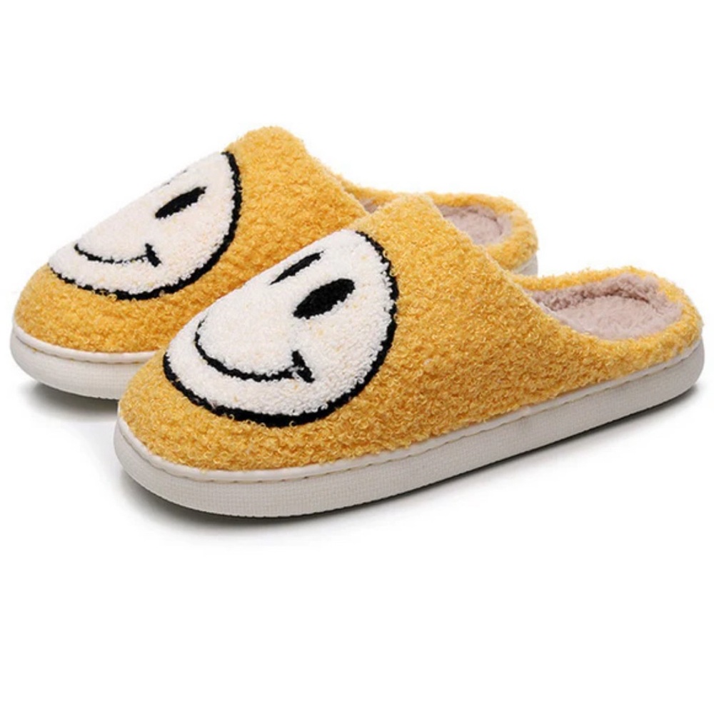 The Cloudies Smiley Face Slippers Yellow & Black Size 40 New
